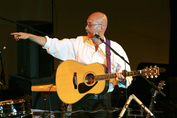 Fraser Nimmo live on stage
