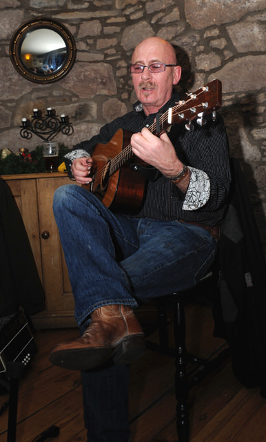Fraser Nimmo at the Bankfoot Inn solo