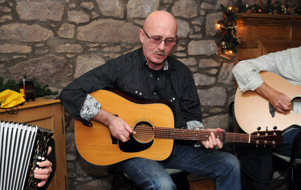 Fraser Nimmo at the Bankfoot Inn close up